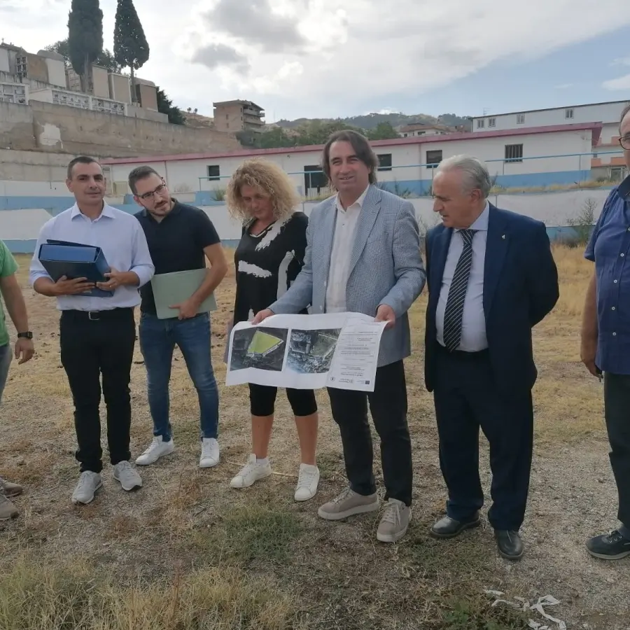 Reggio, nuovo manto erboso sintetico per il campo sportivo di Archi