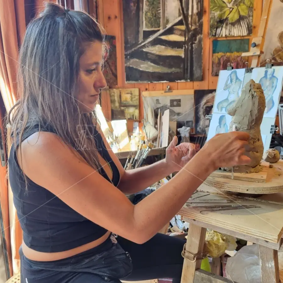 STORIE DI ARTI E MESTIERI | Tania Azzar: l'artista che ascolta la voce della materia - VIDEO E FOTOGALLERY