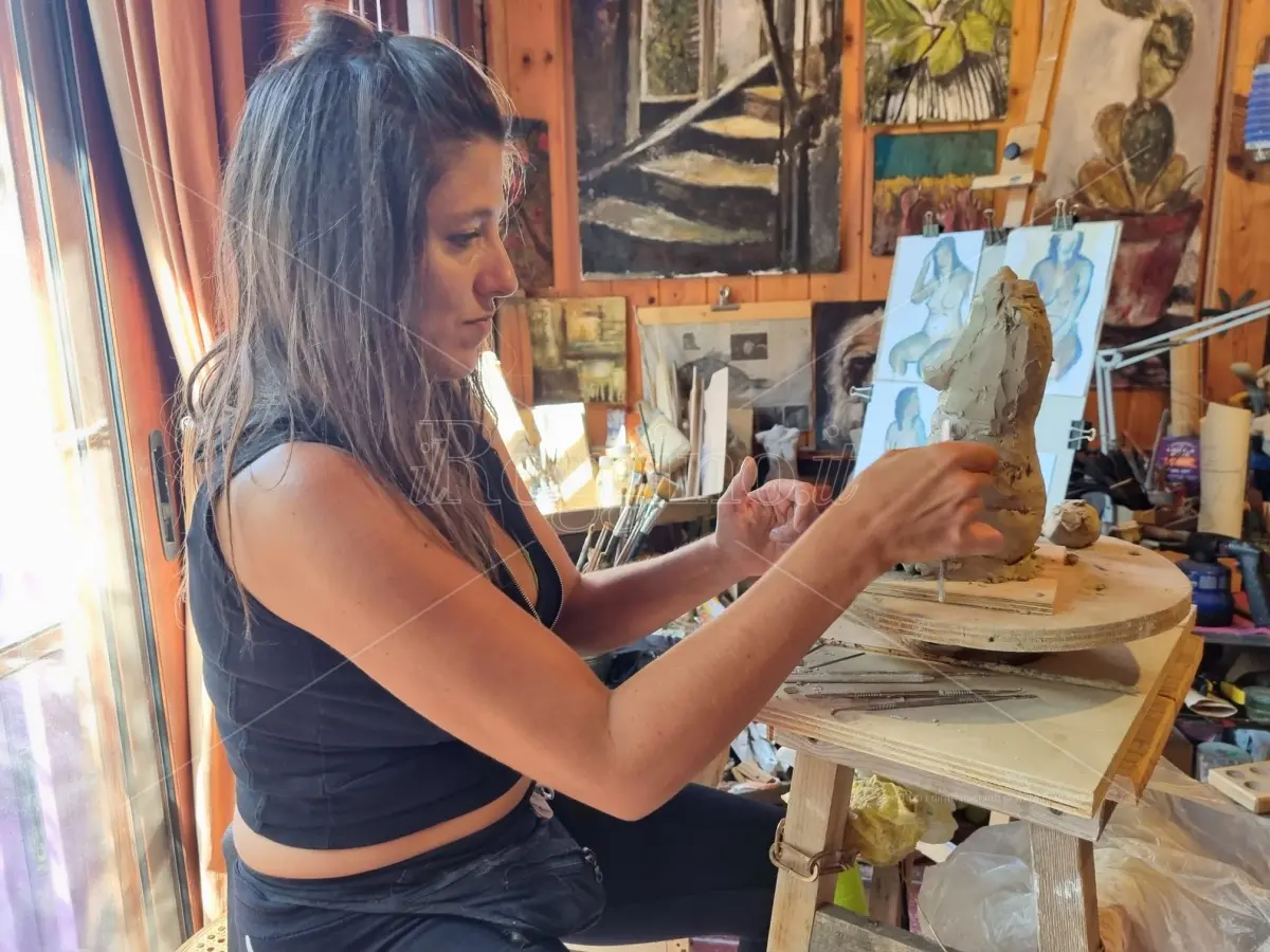 STORIE DI ARTI E MESTIERI | Tania Azzar: l'artista che ascolta la voce della materia - VIDEO E FOTOGALLERY