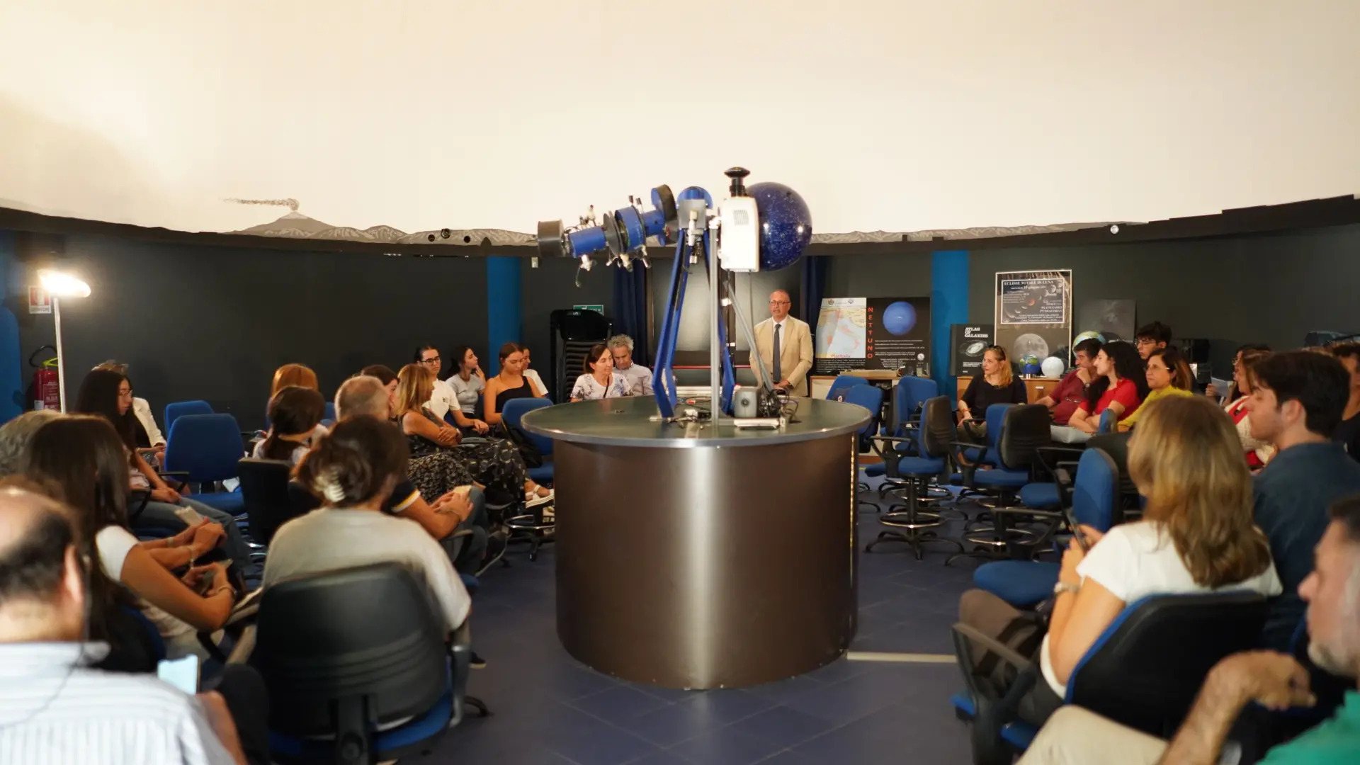 Reggio, al via il ciclo di stage del Festival Cosmos 2023: si parte con \"Il cielo al Planetario\"