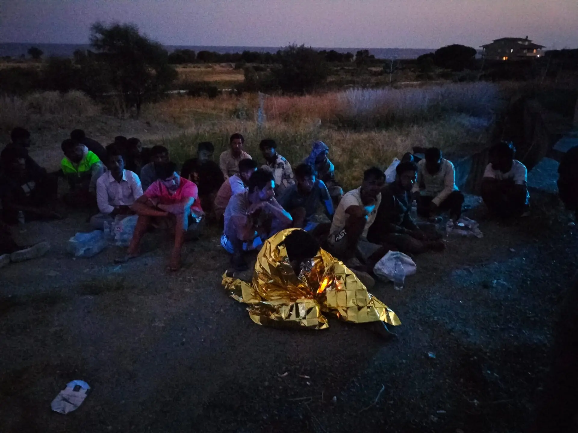 Locride, barca spiaggiata a Stignano: intercettati 34 migranti