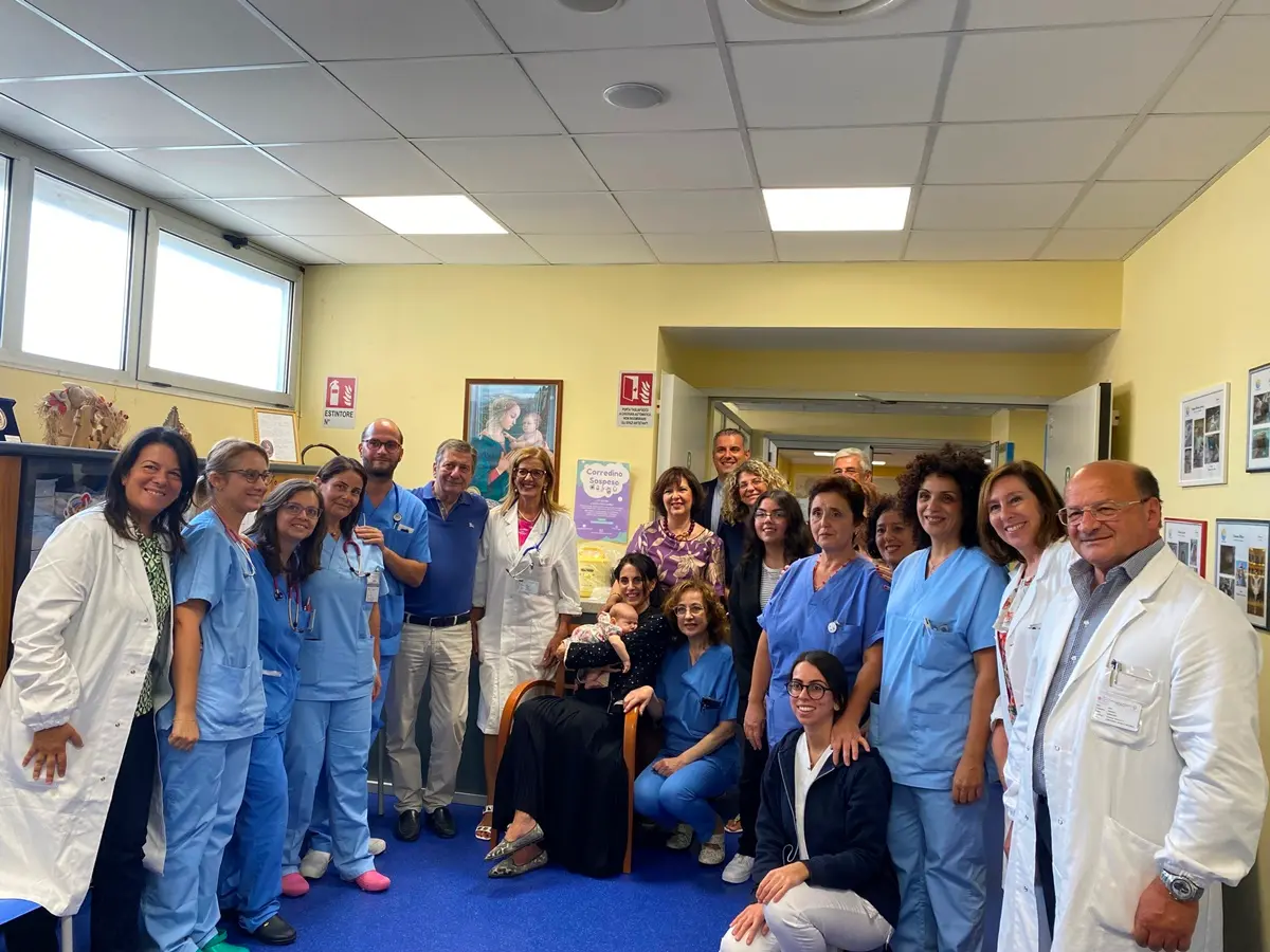 Reggio, i Rotary club dell'area metropolitana donano un congelatore e un tiralatte al Gom