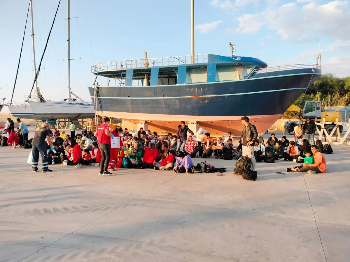 Roccella Jonica, sbarcati 75 migranti