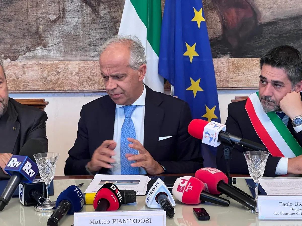 Museo del mare a Reggio, con Piantedosi l'impronta dello Stato per tenere fuori il malaffare