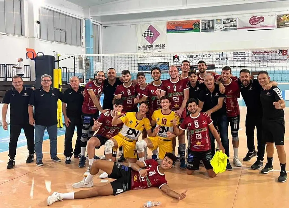 Domotek Volley Reggio Calabria, esordio vincente nella serie B nazionale a Bisignano