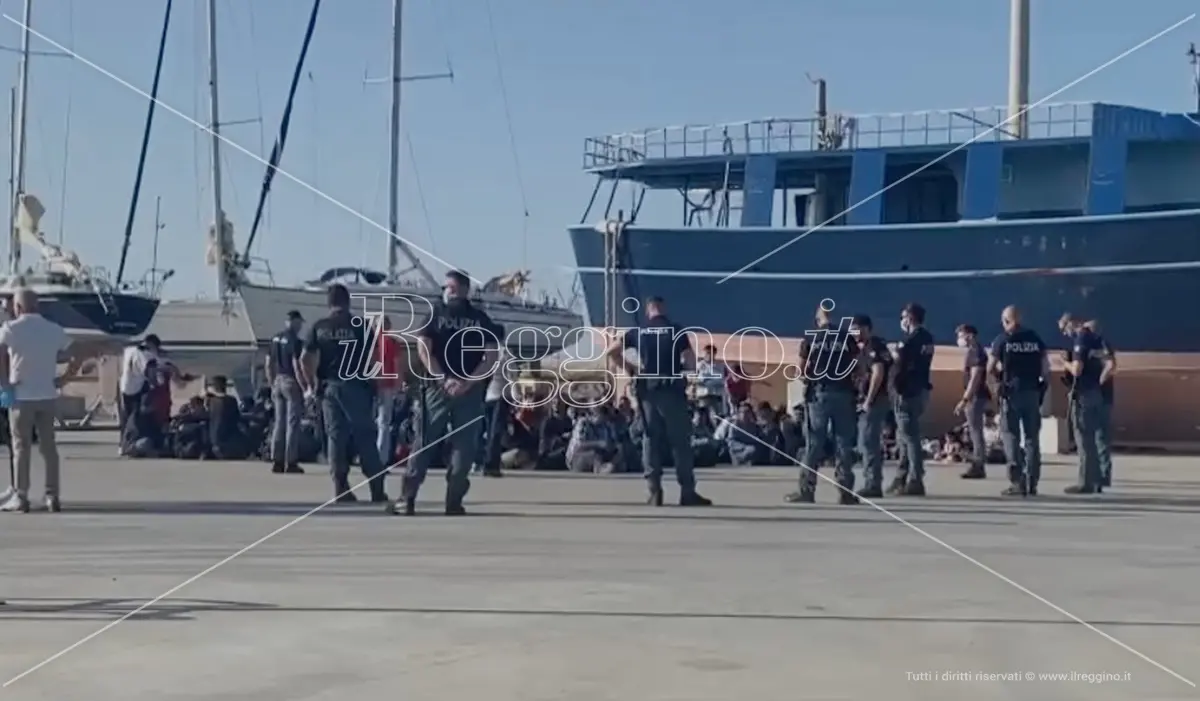 Roccella, secondo sbarco in due giorni: salvati 41 migranti