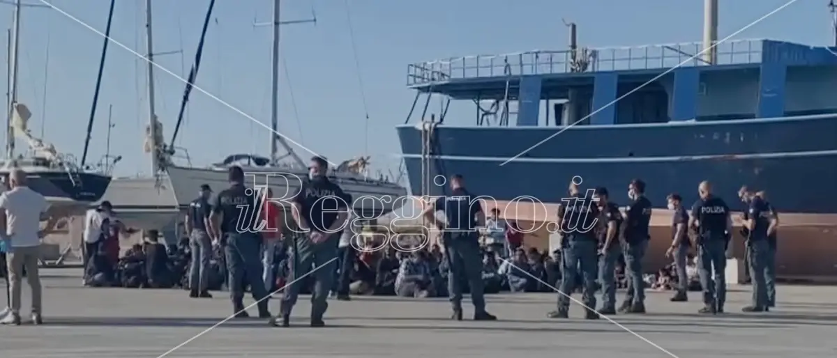 Roccella, secondo sbarco in due giorni: salvati 41 migranti