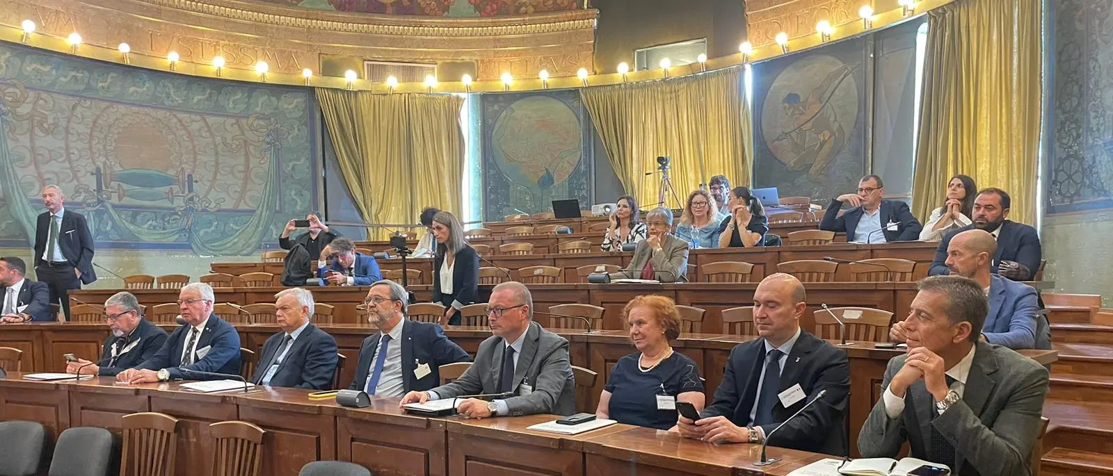 Reggio città dell'Olio: Versace alla presentazione nazionale della Camminata tra gli Olivi 2023