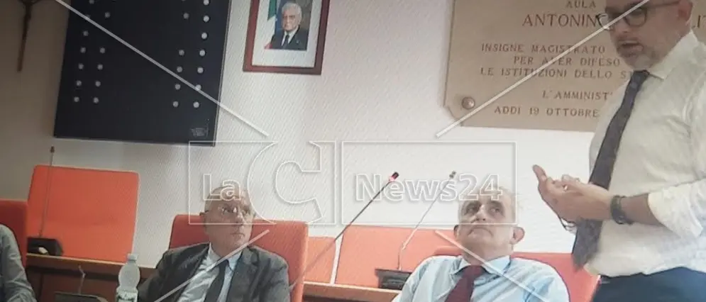 Flash mob al porto, riunione congiunta dei consigli di Gioia e San Ferdinando