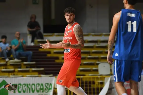 Viola, trasferta tutta da vivere: i neroarancio giocano in casa del Sala Consilina