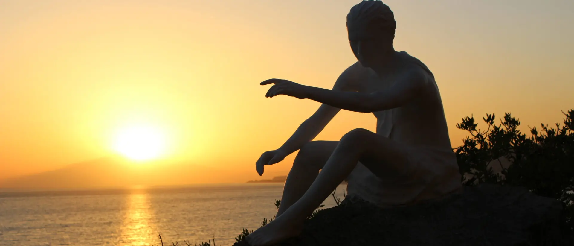 Bova Marina da il benvenuto al \"Volo di Icaro\": opera completata tra mito e bellezza - FOTO E VIDEO