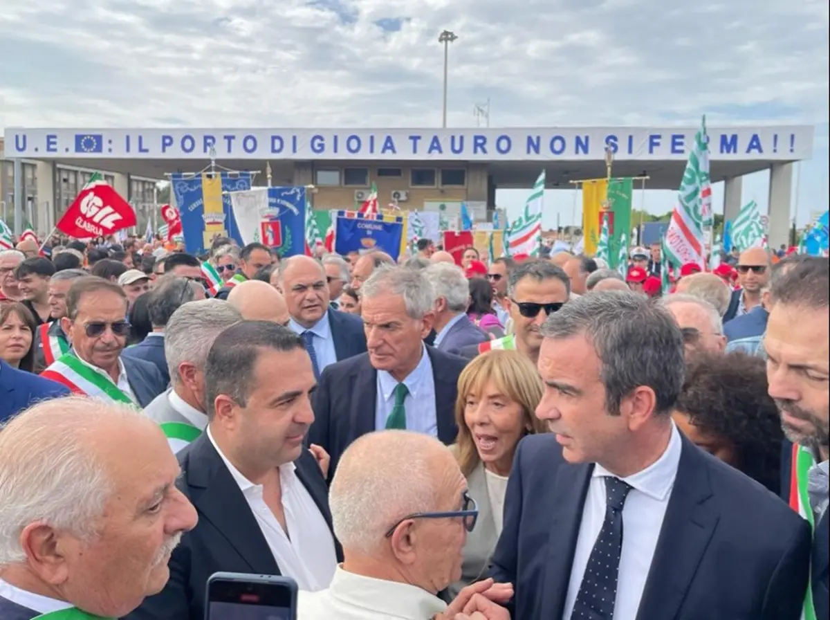 Porto di Gioia Tauro, Cannizzaro: «L'Europa si renda conto che lo scalo ha valenza strategica»