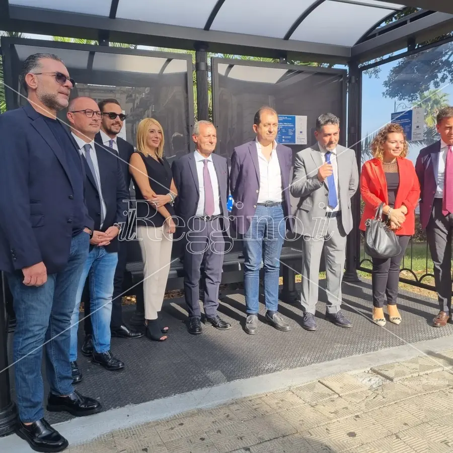Mobilità urbana a Reggio, più informazione e comfort con paline e pensiline di ultima generazione
