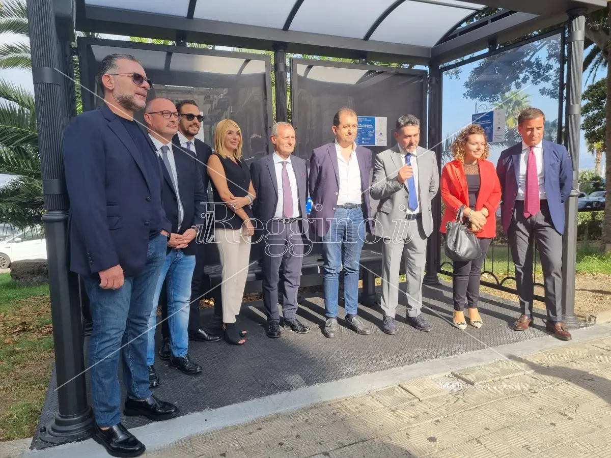 Mobilità urbana a Reggio, più informazione e comfort con paline e pensiline di ultima generazione