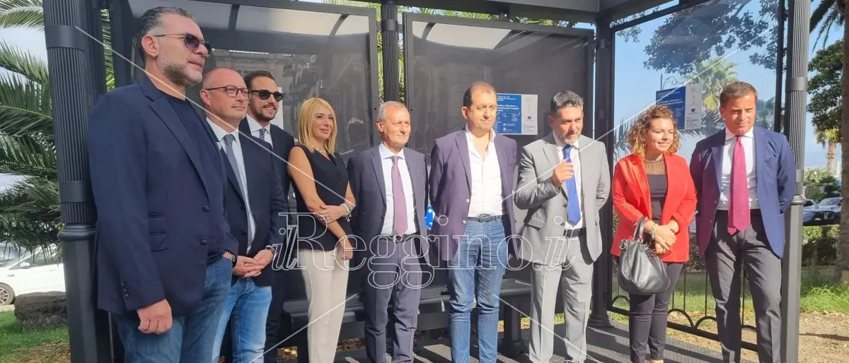 Mobilità urbana a Reggio, più informazione e comfort con paline e pensiline di ultima generazione