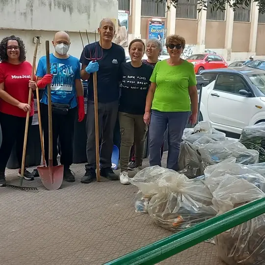 Reggio, comitato di quartiere ripulisce piazzetta San Marco