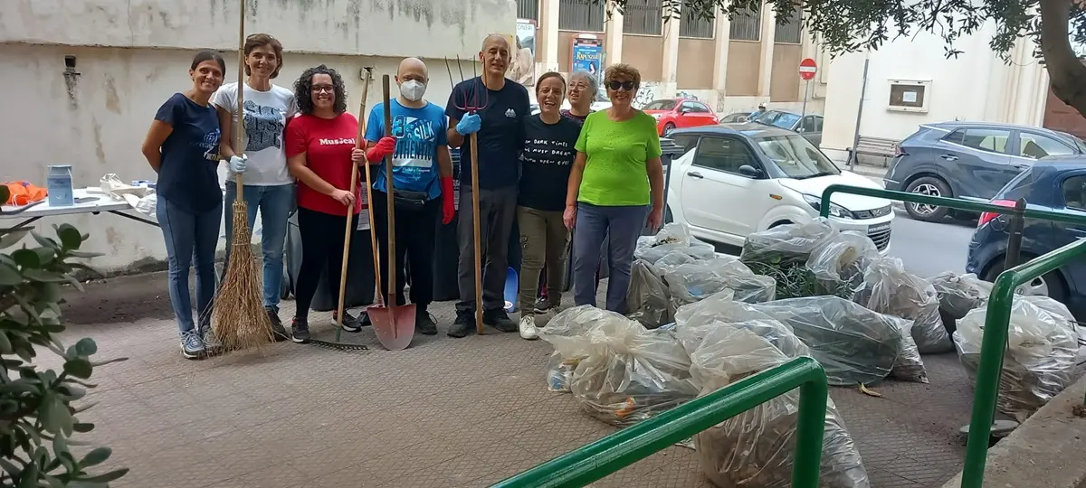 Reggio, comitato di quartiere ripulisce piazzetta San Marco