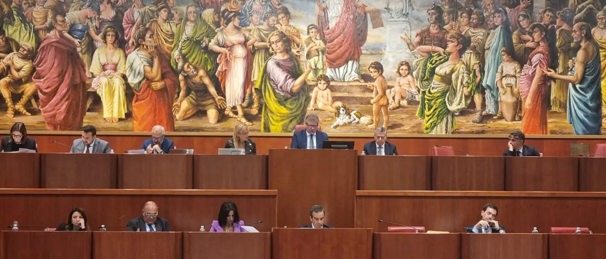 Porto di Gioia Tauro, il Consiglio si schiera all’unanimità in difesa dell’infrastruttura. Occhiuto: «C’è bisogno dell’aiuto di tutti»