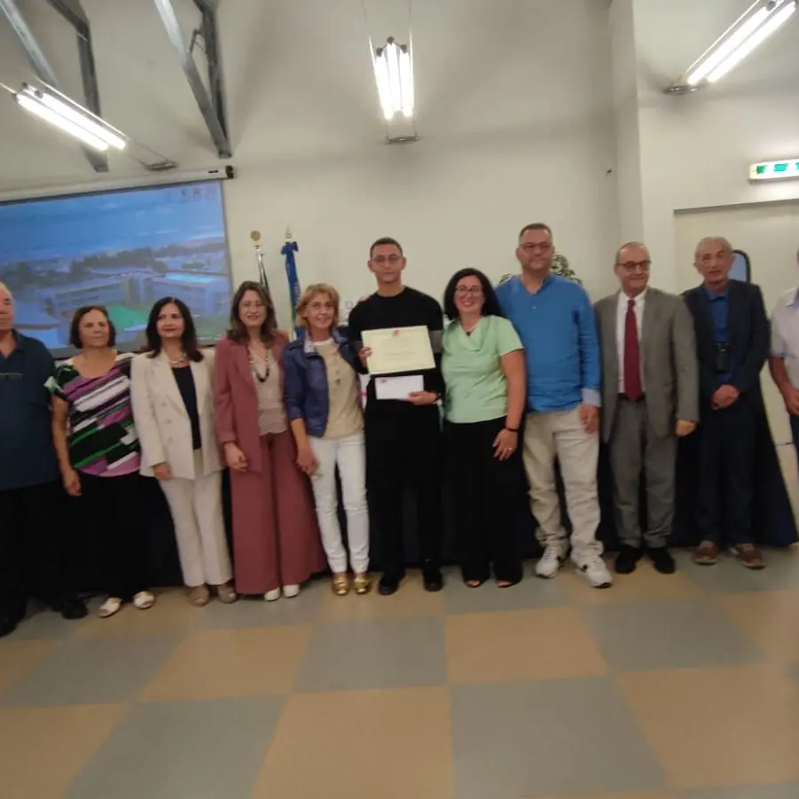Reggio, al liceo scientifico “Volta” consegnato il premio di studio Girolamo Tripodi
