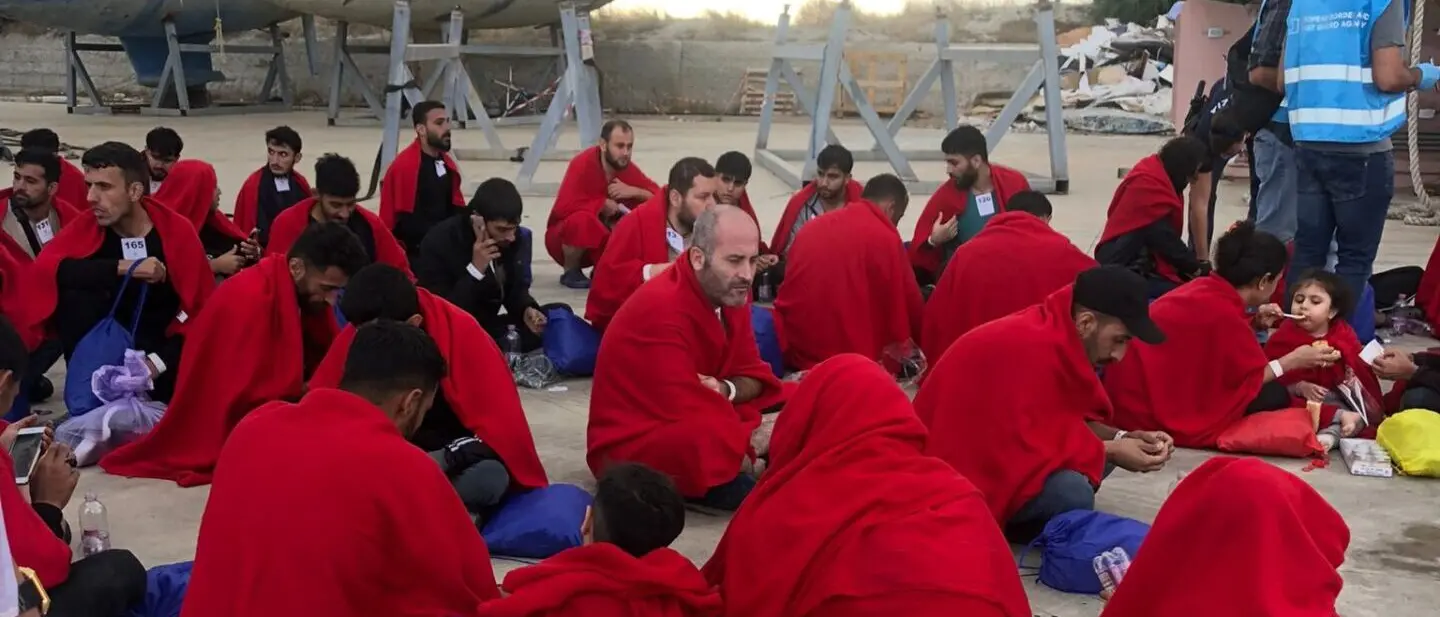 Migranti, ancora sbarchi nella Locride: salvate a Roccella 85 persone