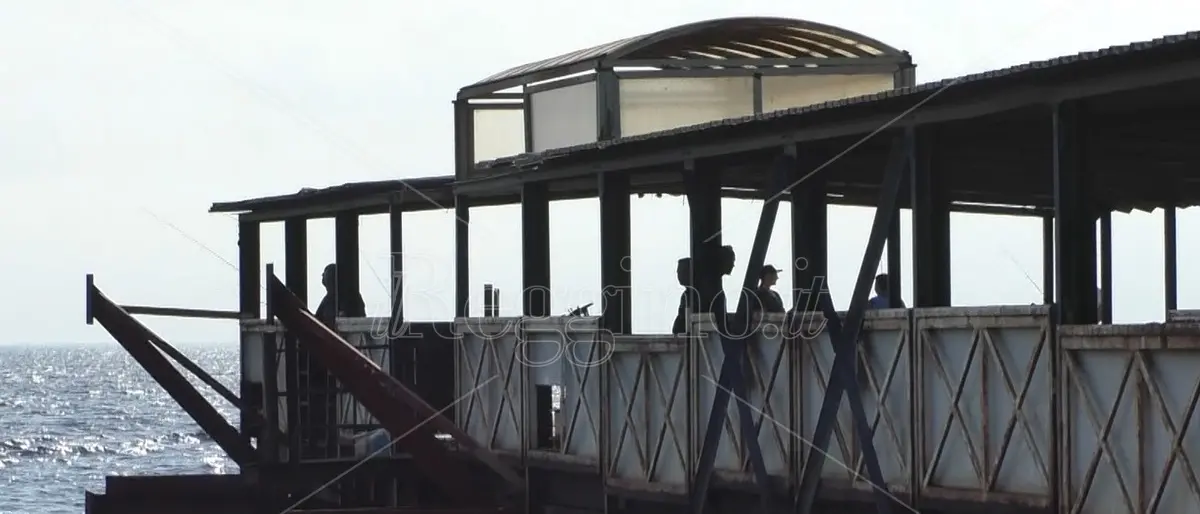 Aeroporto Reggio, a San Gregorio il miraggio dell’intermodalità e un pontile che nessuno vuole più - FOTO