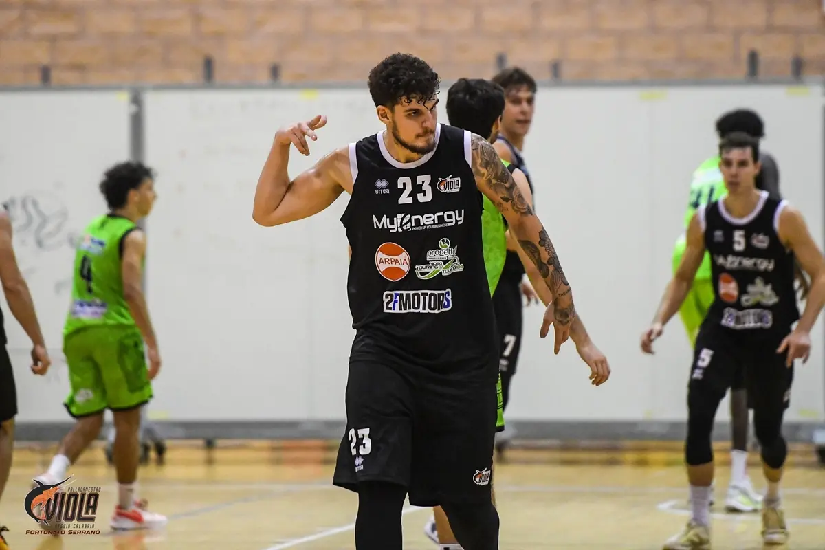 Viola, capitan Binelli: «Vi aspetto al PalaCalafiore, domenica vogliamo vincere ancora»