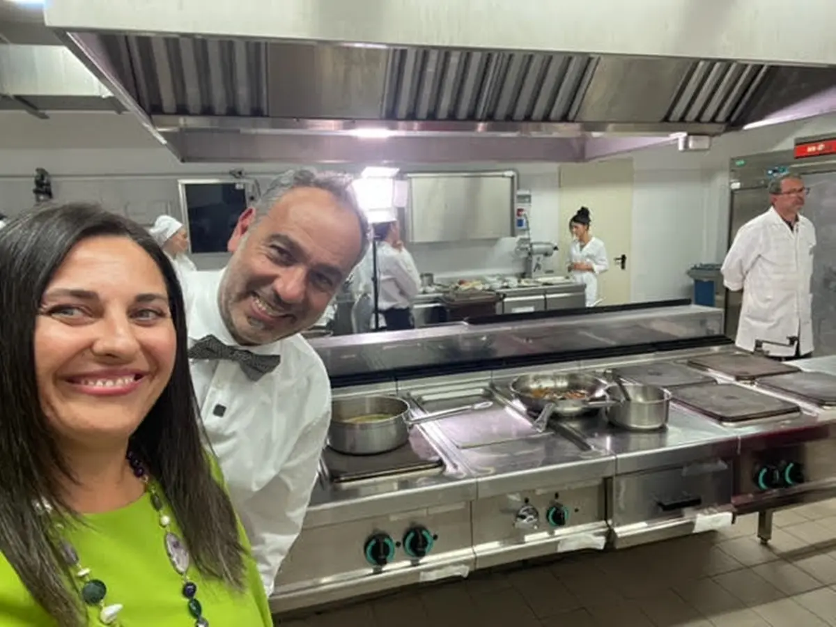 Striscia la notizia accende i riflettori su Museo del bergamotto di Reggio e Alberghiero Trecroci