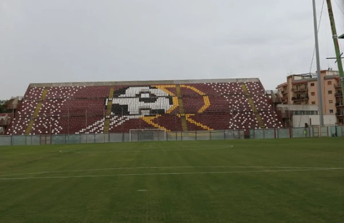 Reggina, cosa fai? In vantaggio per 2-0, gli amaranto si fanno riprendere dal Pompei: al Granillo termina 2-2 tra i fischi