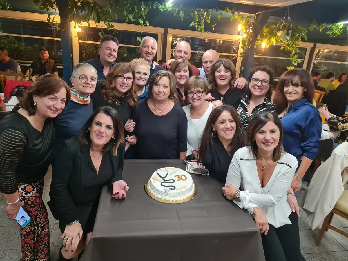 Reggio, gli infermieri della scuola \"A.Pietrantoni\" si ritrovano dopo 30 anni dalla fine degli studi