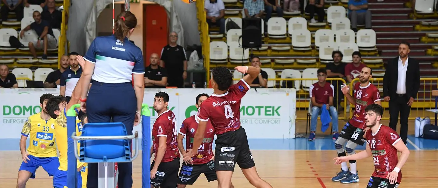 Si riaccendono le luci del PalaCalafiore: sabato è Domotek Volley Reggio Calabria