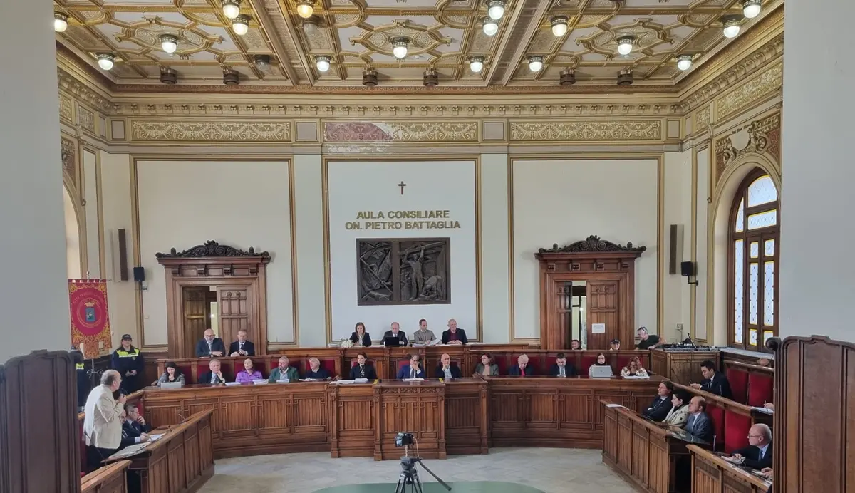 Nuova giunta a Reggio, sale la tensione in vista del consiglio comunale