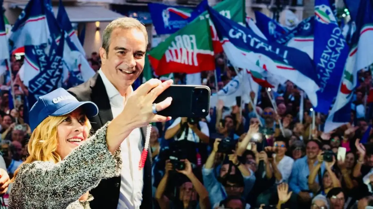 Il comizio di Giorgia Meloni specchio di una distanza\u00A0abissale tra Roma e la\n\nCalabria che non può essere mortificata da un comizio da\u00A0copione\n