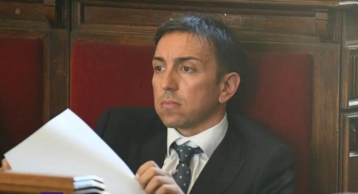 Aeroporto di Reggio, Castorina: «Urgono tavolo con la Regione e consiglio comunale aperto»