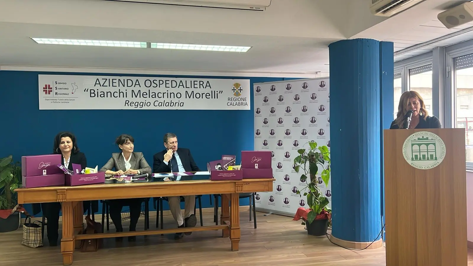 La lotta al tumore passa dalla ricerca: la fondazione Jole Santelli al Gom per donare sorrisi