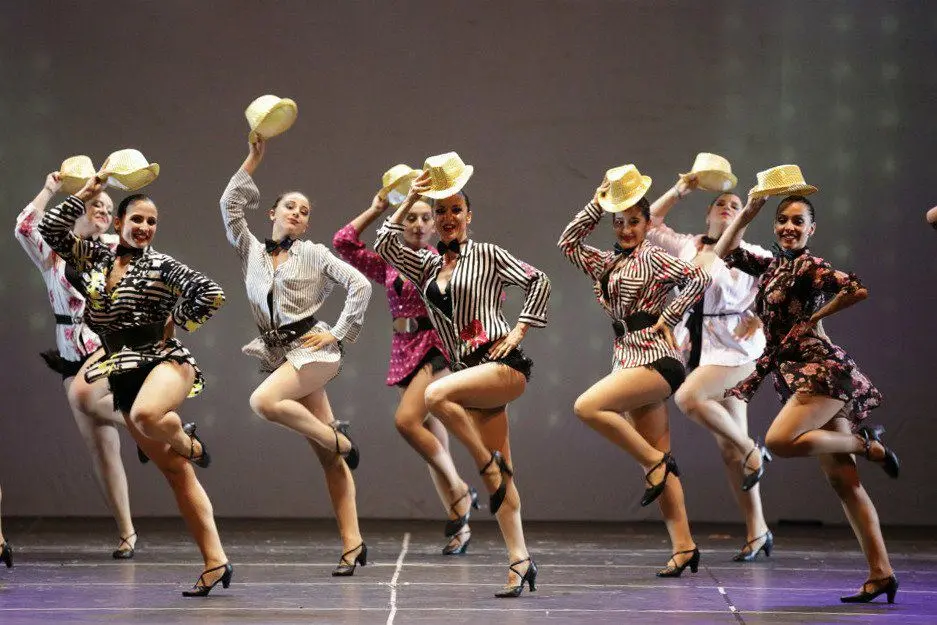 Reggio, Allegria Festival continua con trekking urbano, burlesque e teatro per bambini