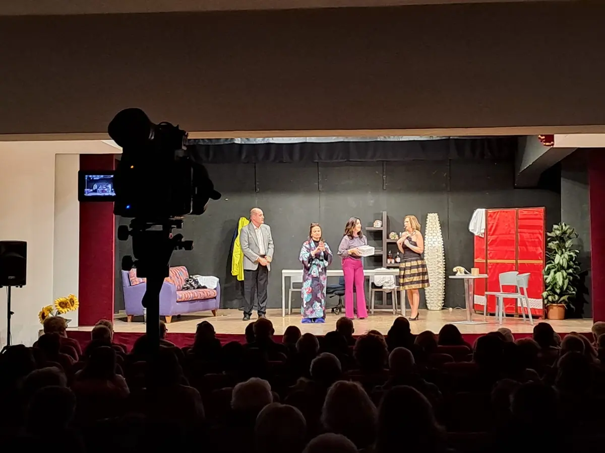 Blu Sky cabaret a Reggio, in scena la commedia “Assassinate la zitella”