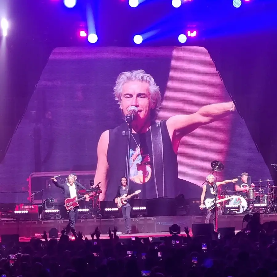 Ligabue a Reggio, tra ballate e amarcord e le sorprese della scaletta unica – FOTOGALLERY