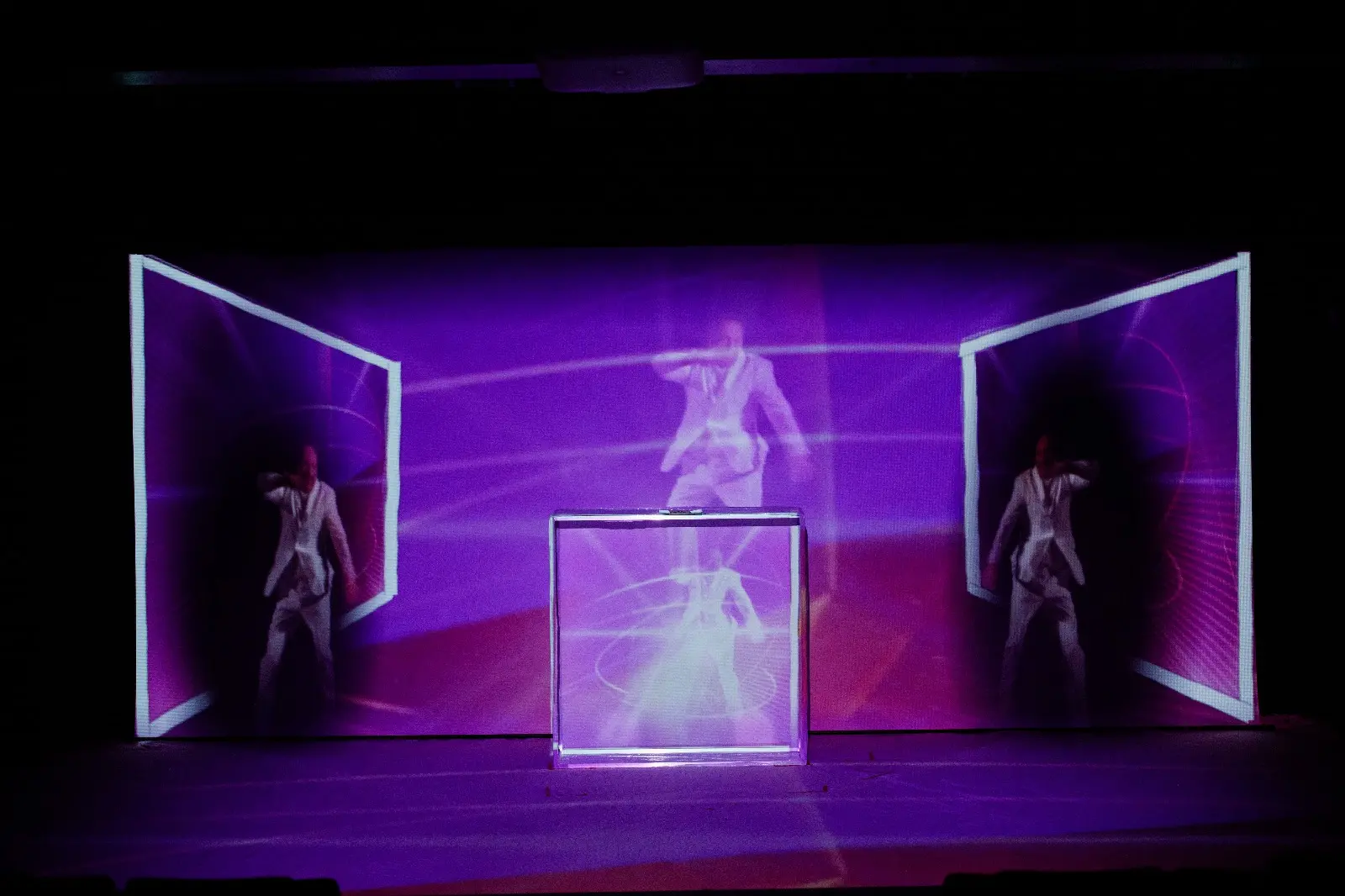 \"Le bureau de porc\" al Cine Teatro Metropolitano