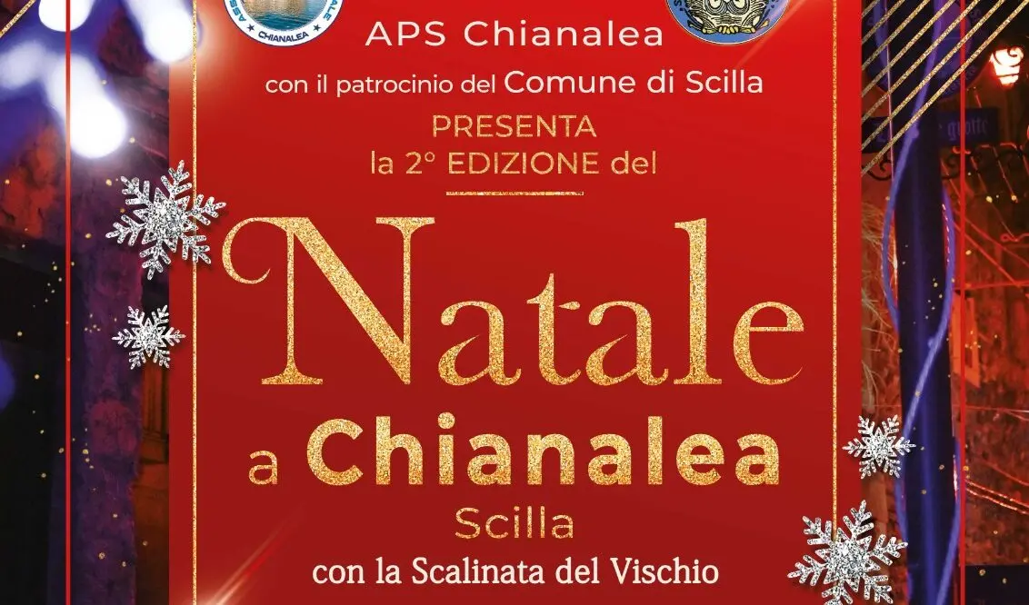 Scilla apre le porte al Natale con l'accezione dell'albero a Chianalea