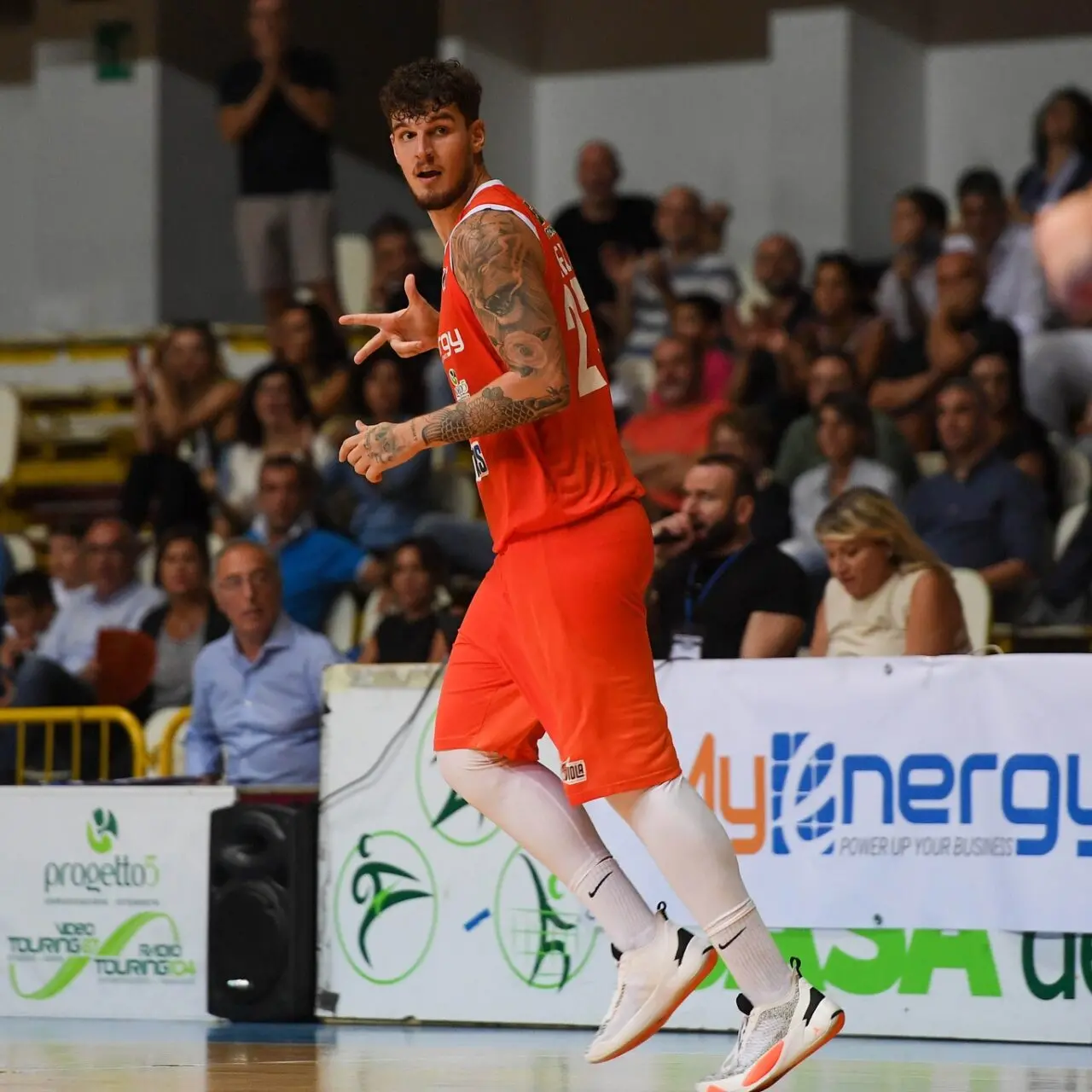 Il capitano Binelli: «Il pubblico cresce ogni domenica di più, vi aspettiamo al PalaCalafiore»