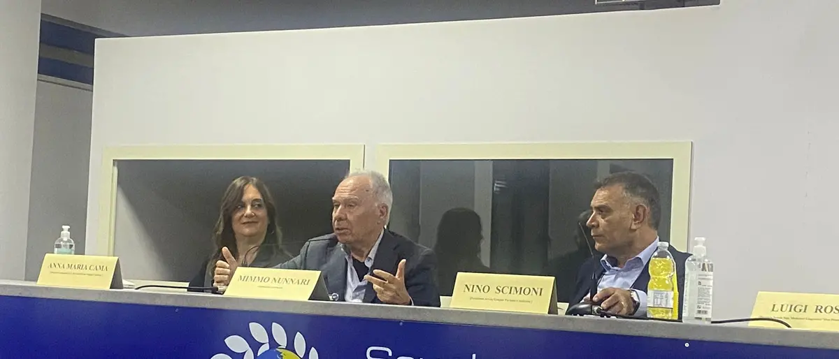 Reggio, Mimmo Nunnari presenta \"L'Italia di Mussolini\" alla scuola superiore per mediatori linguistici di Catona