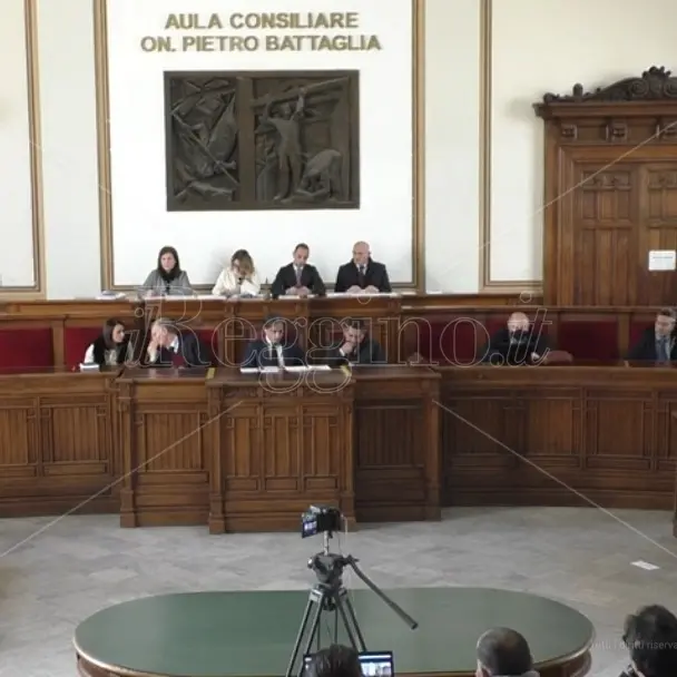 Da Falcomatà al Pd, passando dai consiglieri comunali: ora serve una soluzione alla crisi