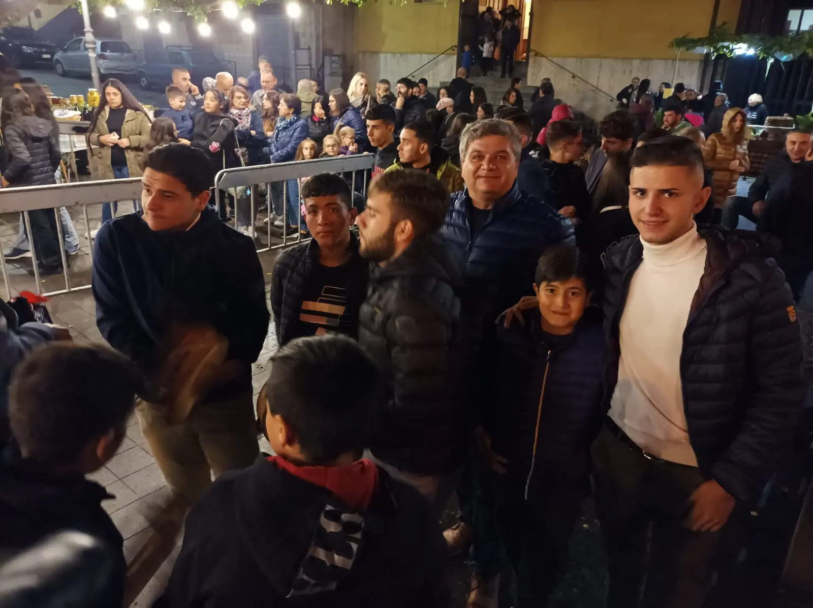 I giovani di San Roberto uniti nella tradizione della tarantella