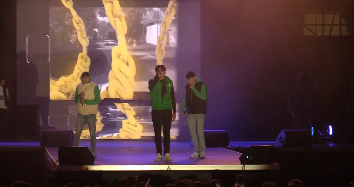Da Villa al palco di Sferaebbasta con il sogno della musica: tre giovani cantano la loro terra