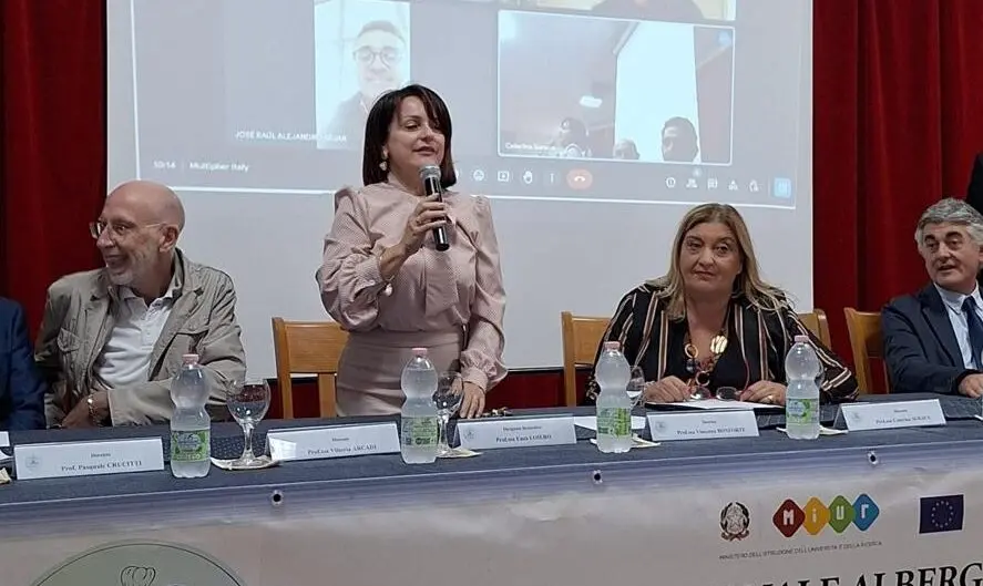 Villa, l’istituto alberghiero ‘Trecroci’ ha presentato la ricerca ‘Tools: tecnology opportunities as an occasion for the learning system’