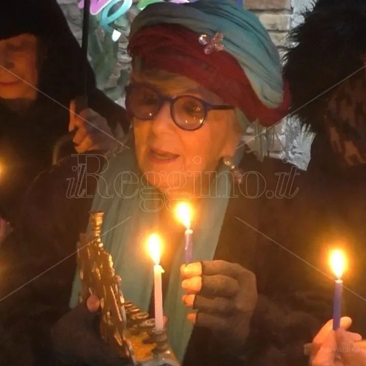 Reggio, la festa ebraica delle Luci sulla scalinata monumentale di via Giudecca - FOTO e VIDEO