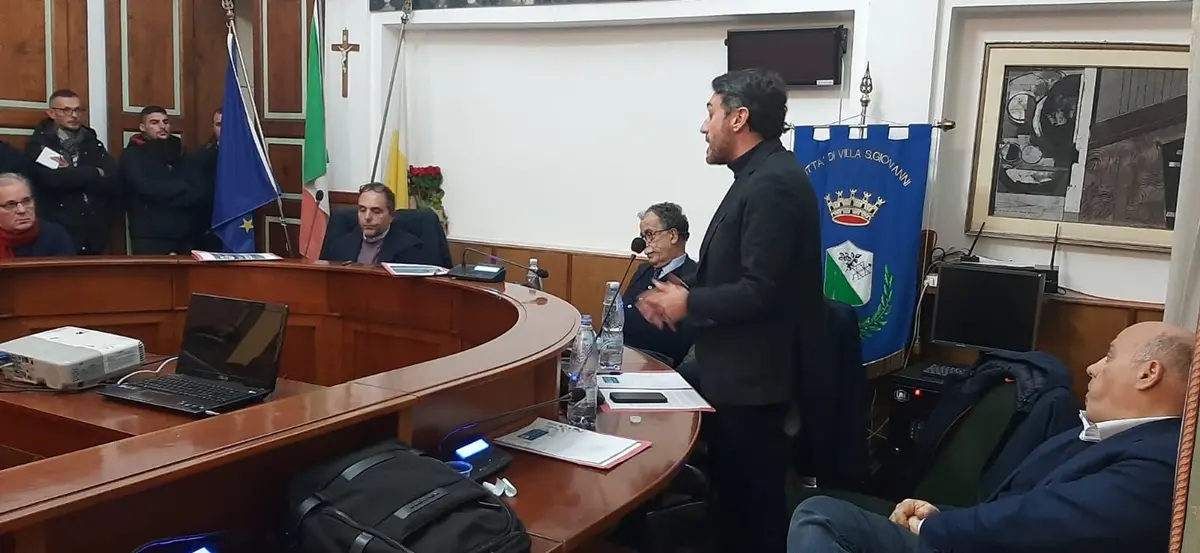 A Villa il Pd compatto contro l'inganno Ponte: «Vogliono solo inaugurare il cantiere»