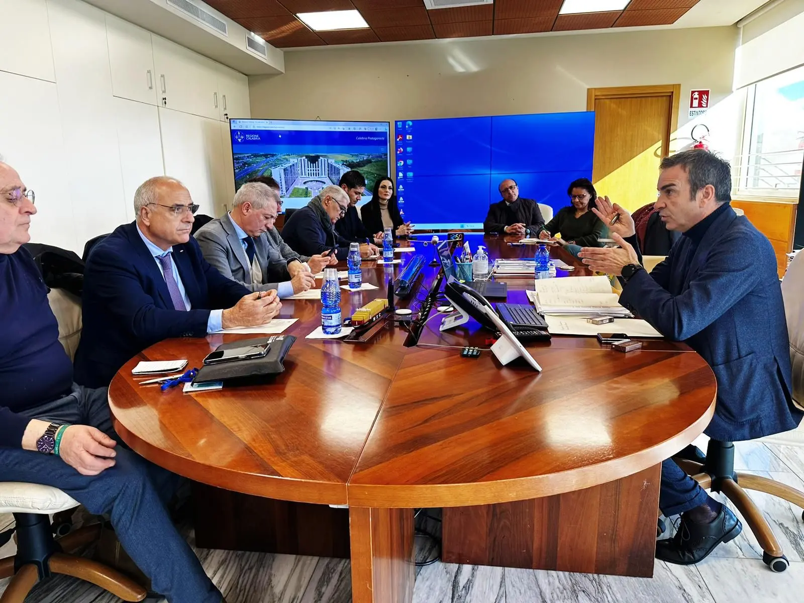 Statale 106, al via alla Regione l’incontro con i sindacati. Occhiuto: «Pronti 3 miliardi»