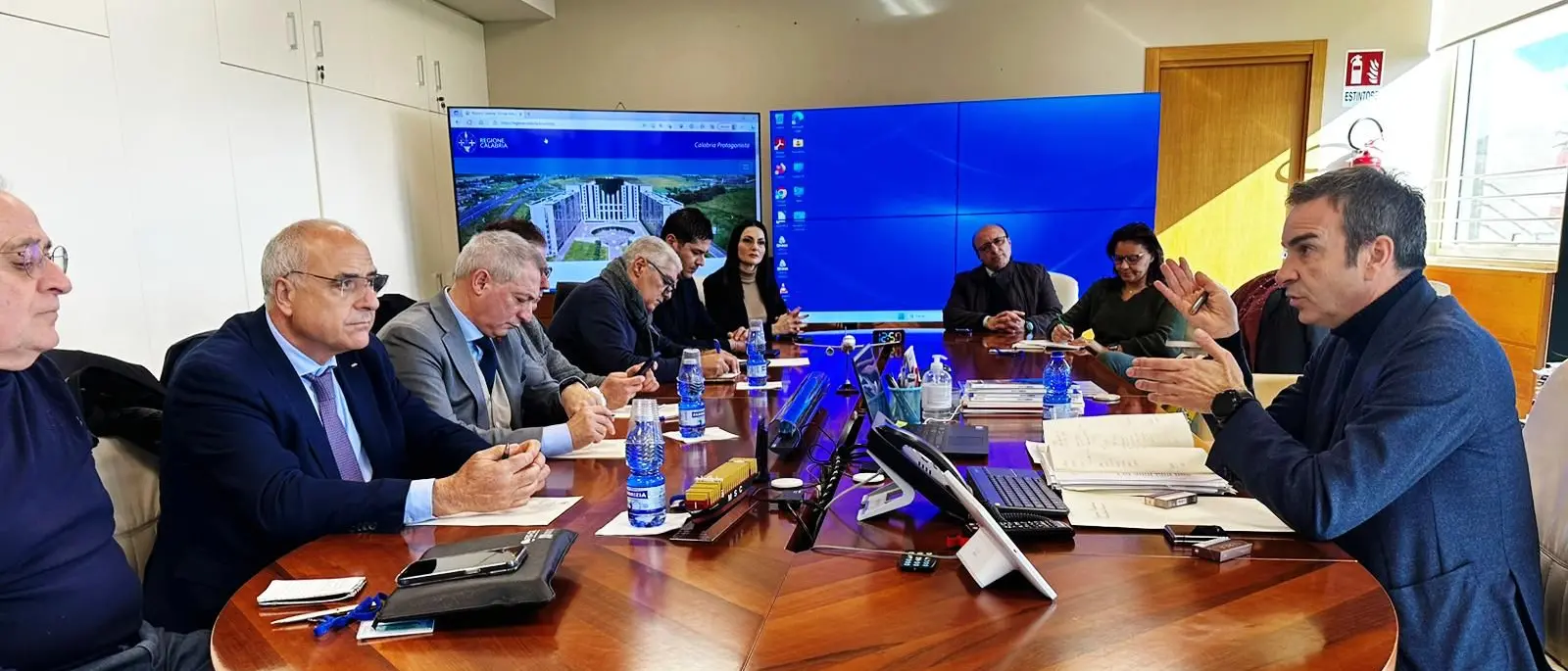 Statale 106, al via alla Regione l’incontro con i sindacati. Occhiuto: «Pronti 3 miliardi»