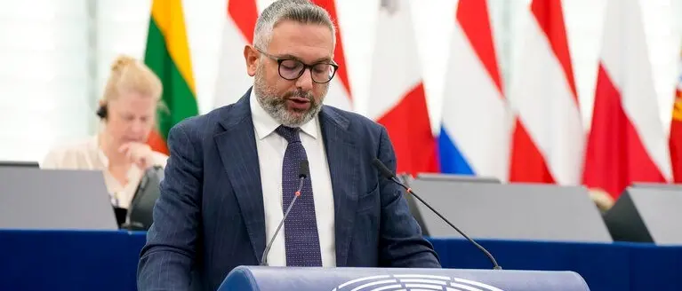 Governo Nesci (FdI): «Grazie a Meloni rischio povertà al minimo e record occupati»